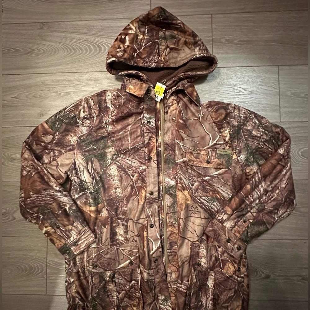 NWT Wrangler Pro Gear Realtree Fleece Lined Zip-Up Hoodie